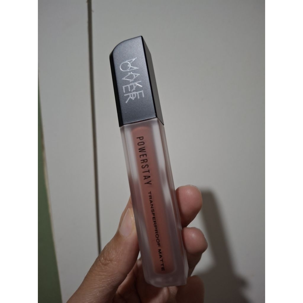 makeover lip matte powerstay  b08 curious baru 2kali swipe