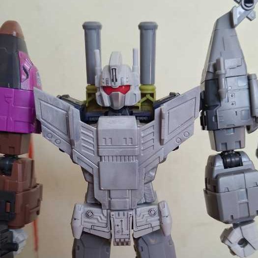 Bruticus Part Combiner Defender Transformers Chesplate