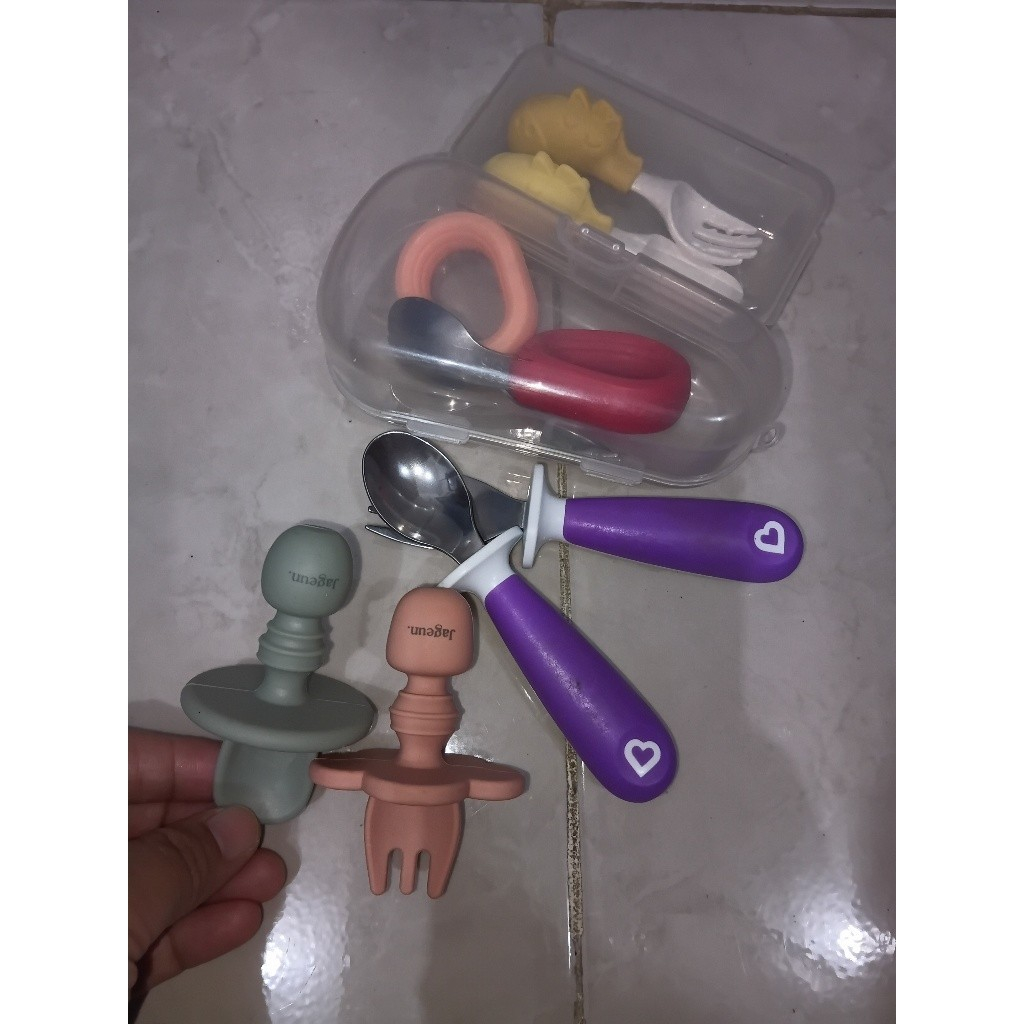 PRELOVED SENDOK MAKAN MPASI 4 SET TAKE ALL