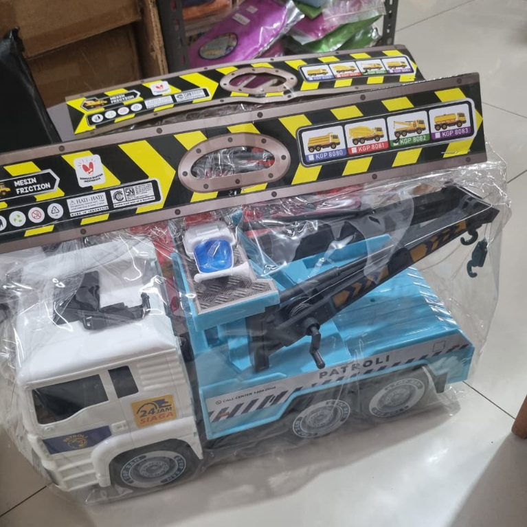 Truk Derek Besar KGP 8082