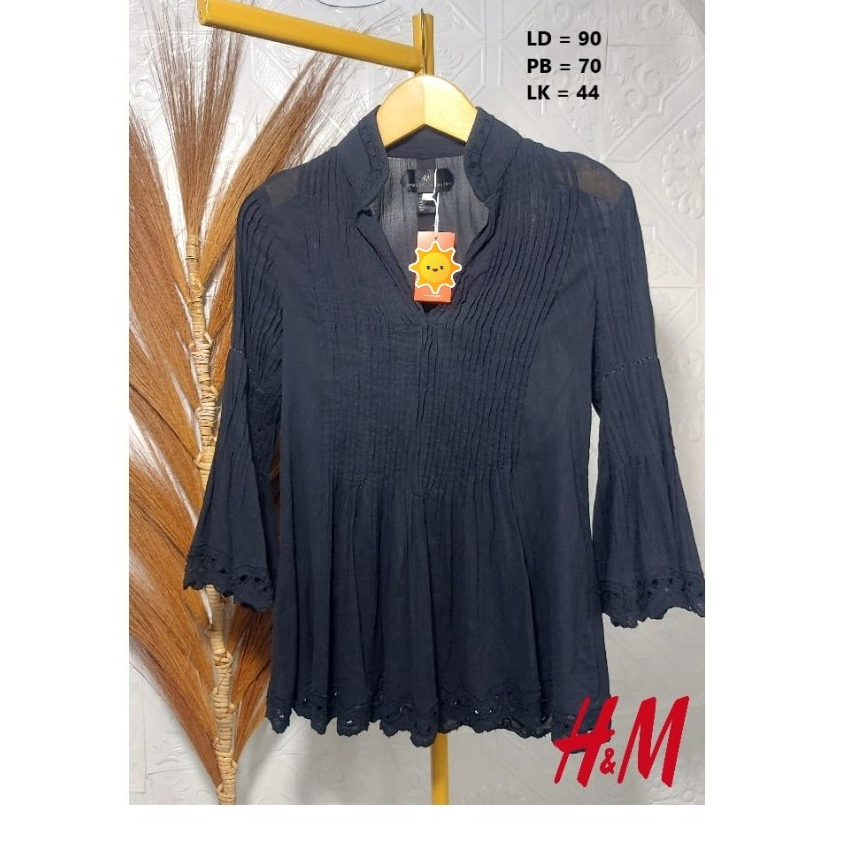 BLUS KEMEJA LIPIT RENDA HITAM  BY HNM