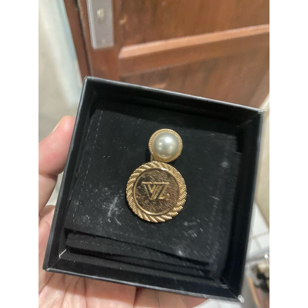 brooch VZ ori no box