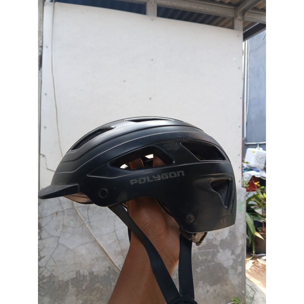 helm sepeda polygon