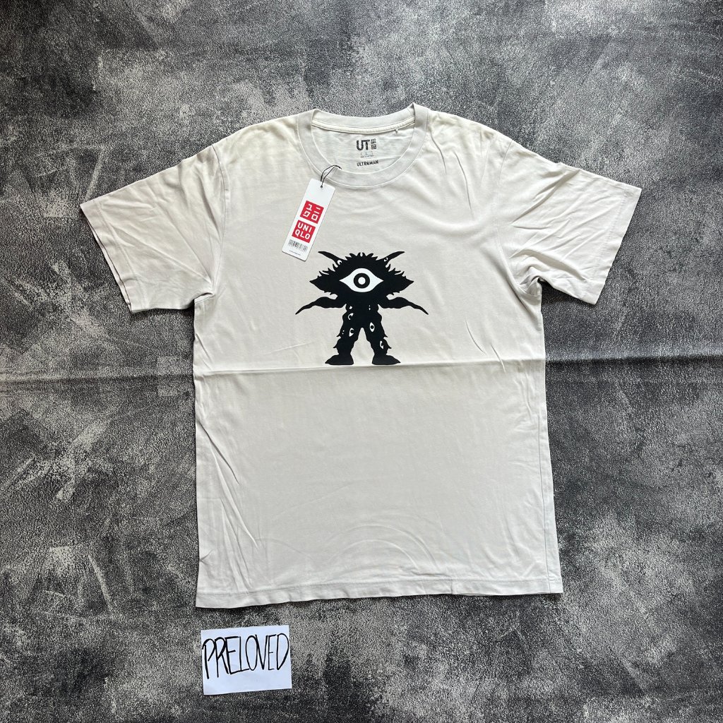 Tshirt Uniqlo UT x Ultraman Kaos Putih ukuran L