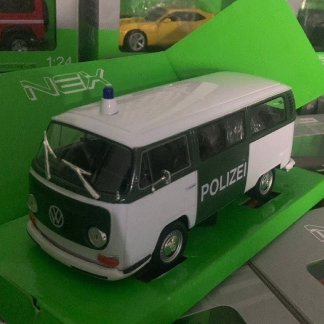 Diecast Welly Skala 1:24 VW Bus T2 1972 Polizei Baru Bukan Bekas Minus
