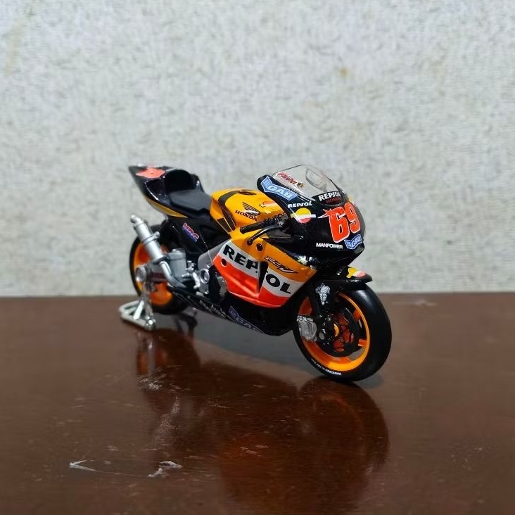Diecast Maisto Motogp Nicky Hayden 2003 Skala 1:18