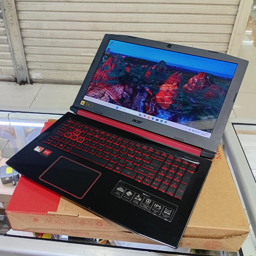 laptop leptop second/bekas gaming nitro5  AMD FX-9830P RAM 8GB SSD 256GB VGA AMD RADEON RX550 4GBdis