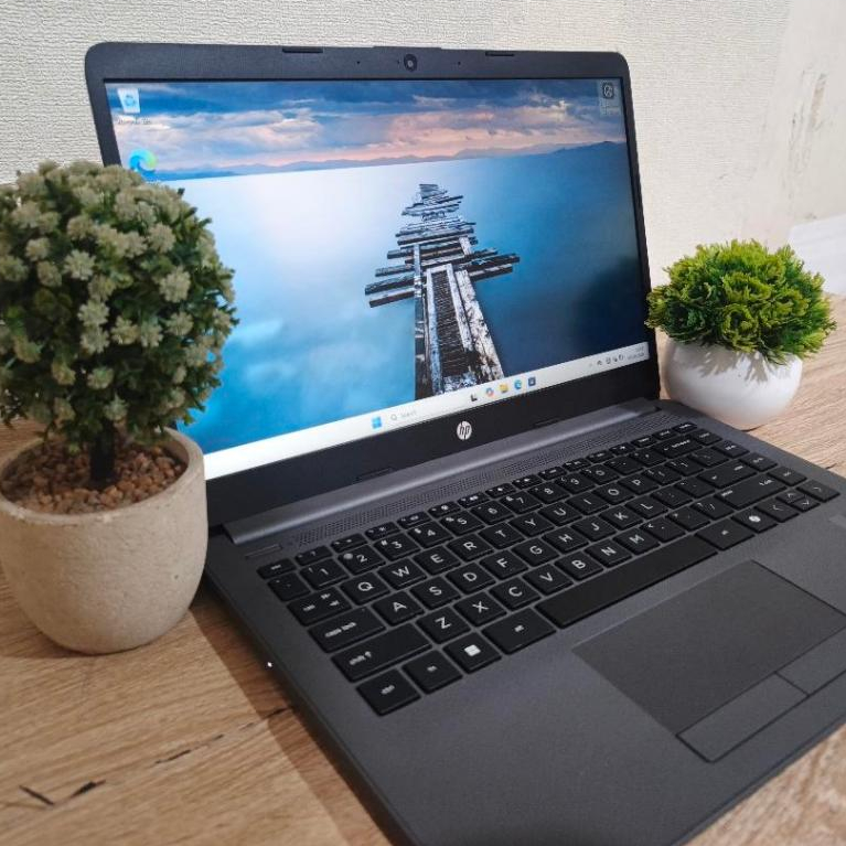HARGA LAGI MIRING HP 240 G8 — i3 GEN 11 I RAM 8GB SSD 256GB