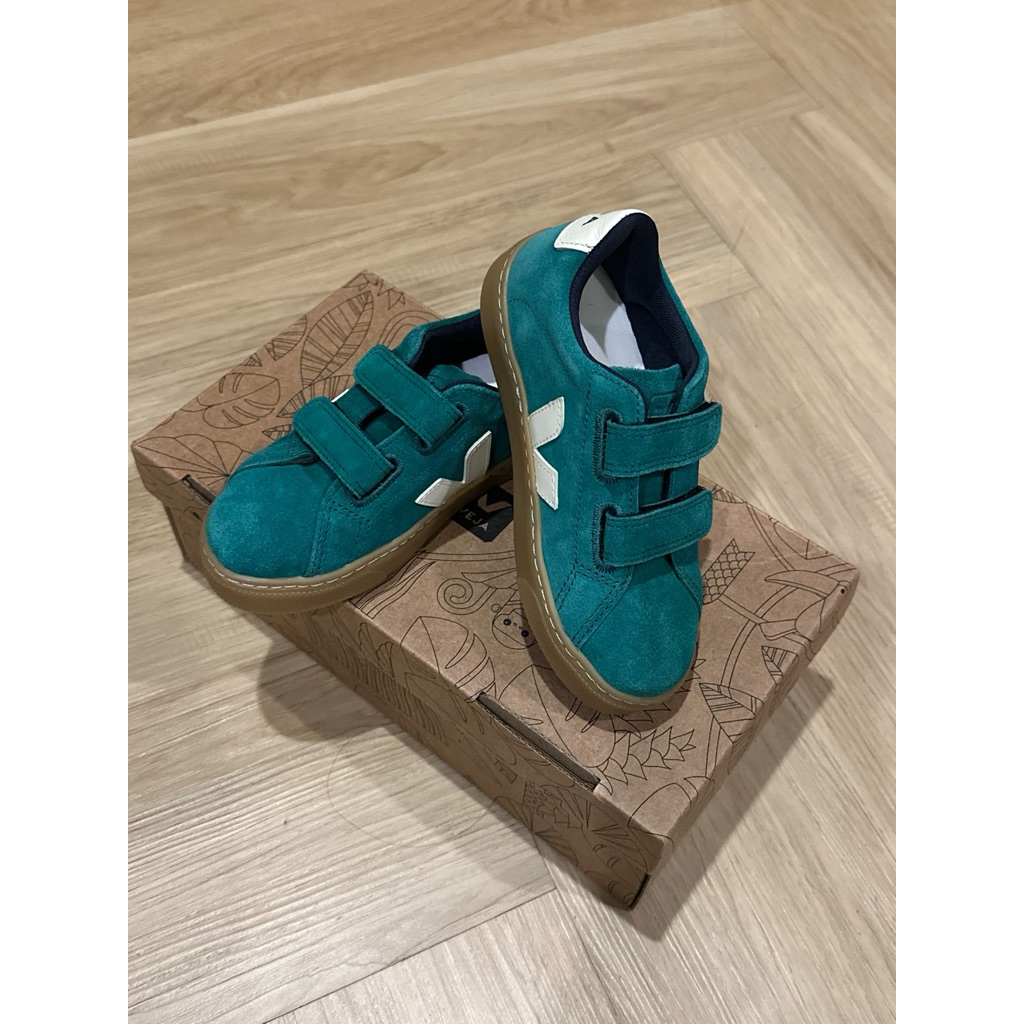 VEJA |Small Esplar Suede size 29