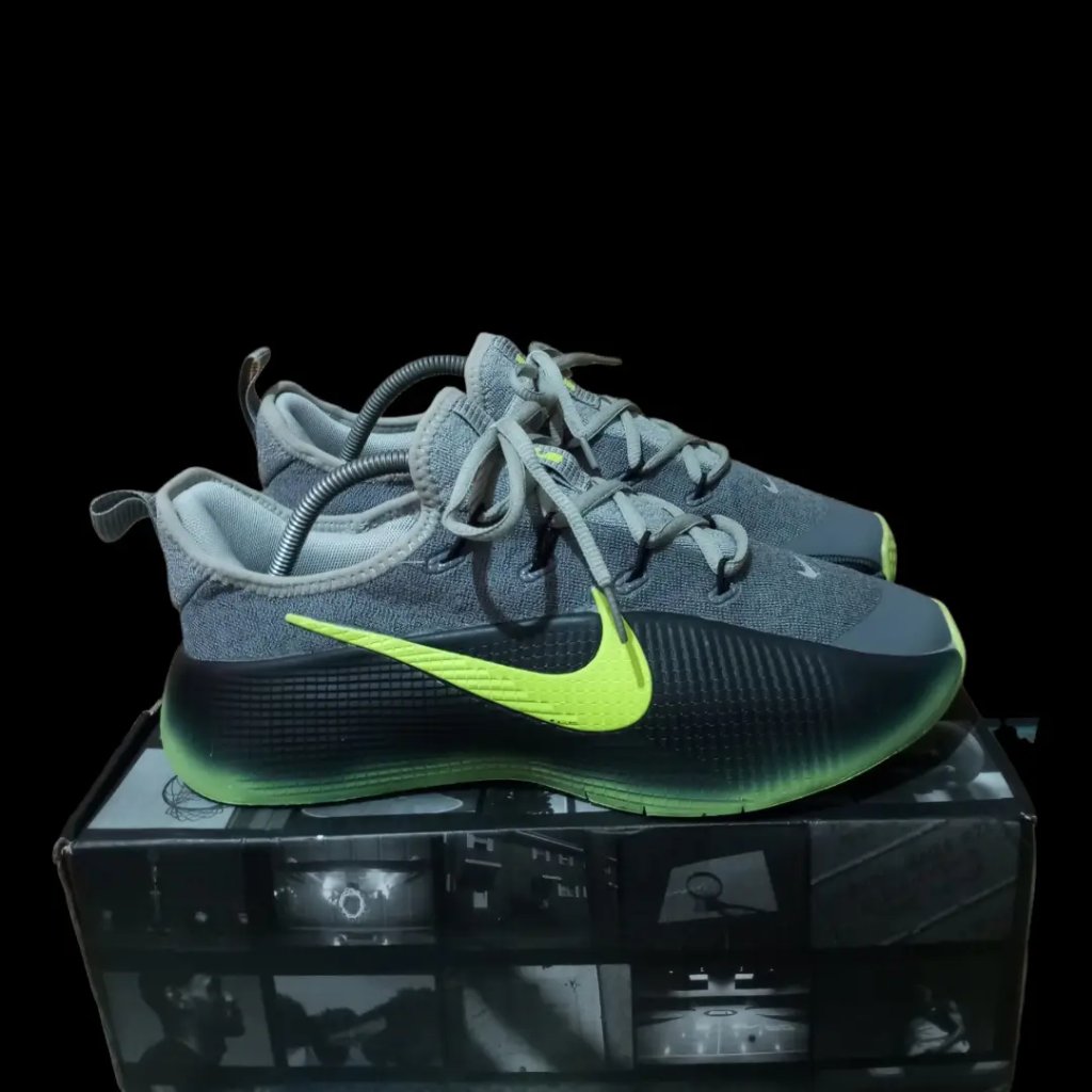 PELOVED SEPATU BASKET LEBRON TR SIZE 44 SECOND