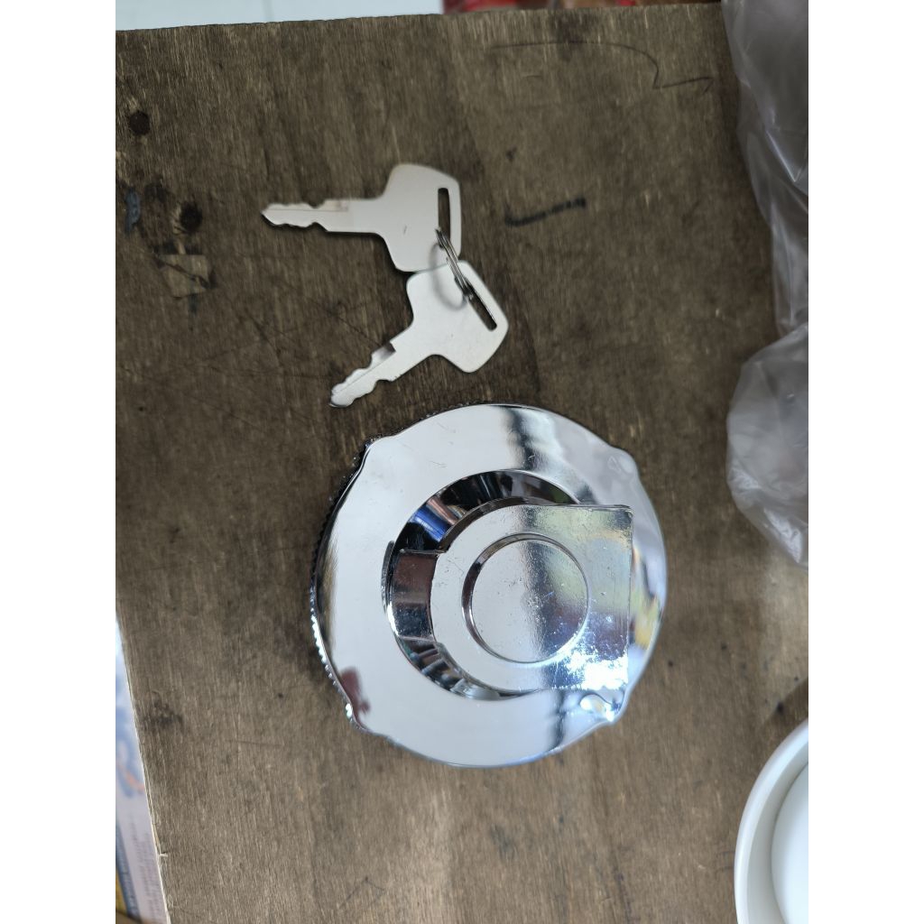 TUTUP TANGKI SOLAR LIUGONG LG906 FUEL TANK CAP LIUGONG LG906 TUTUP TANGKI LIUGONG LG906