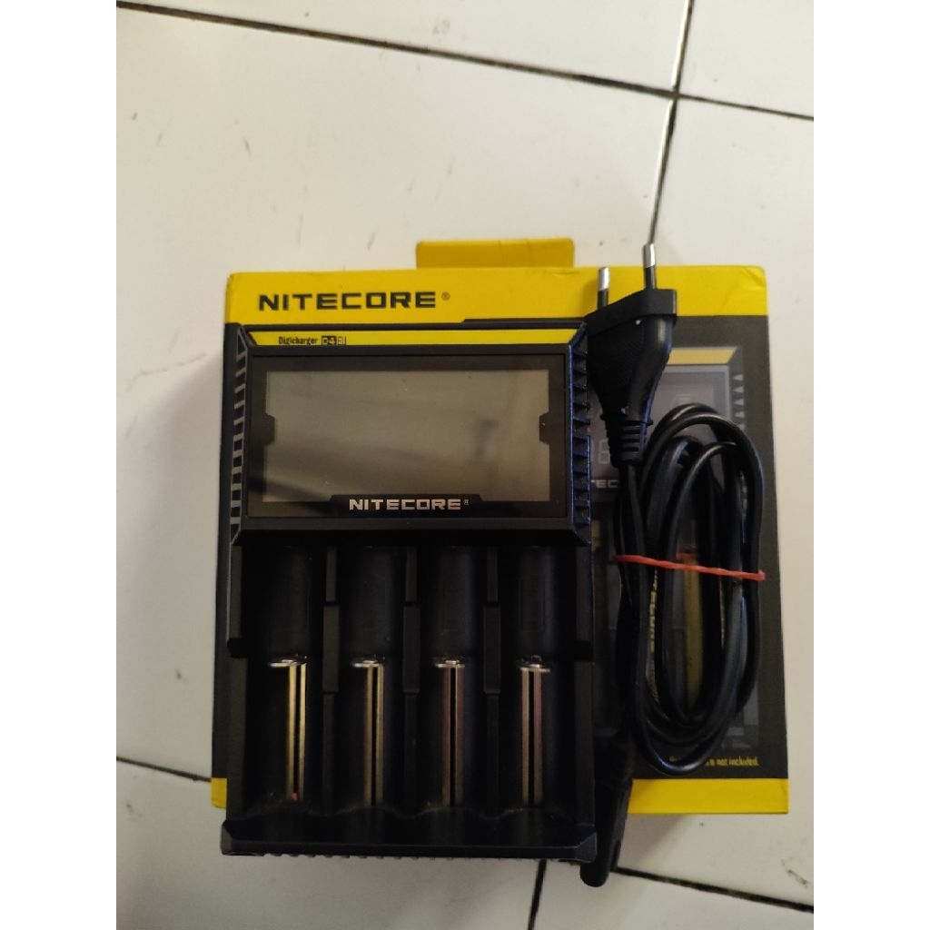 Charger NITECORE D4 Second