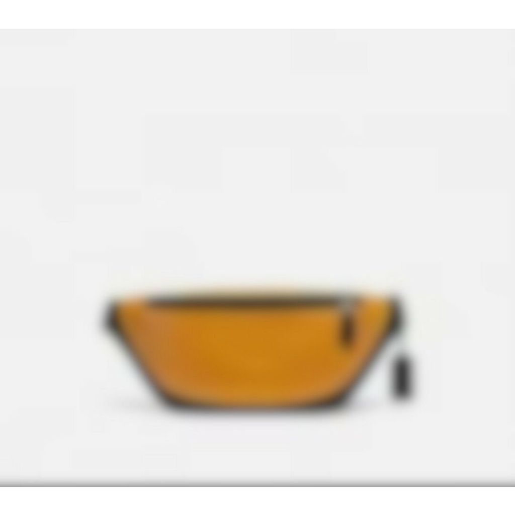 CH Tas Selempang Pria Calf Leather Warren Half Moon Belt Bag