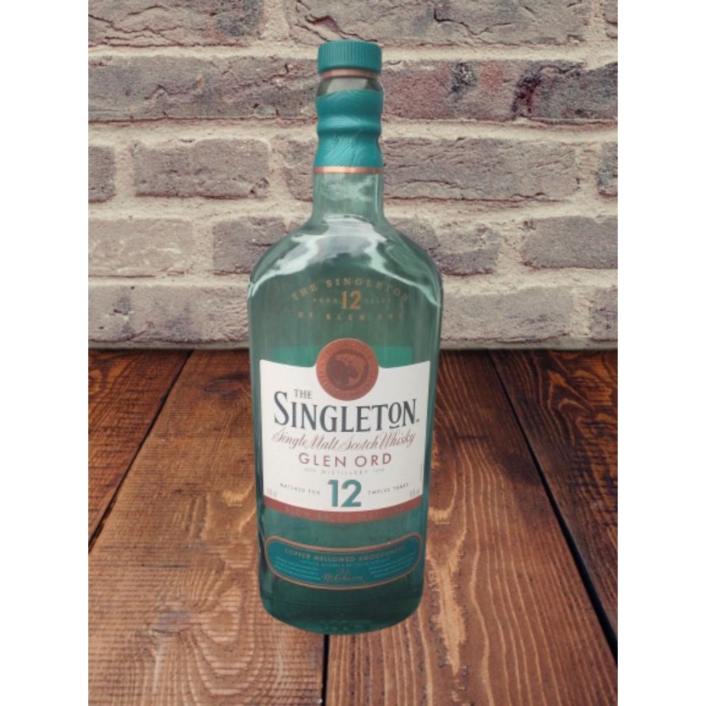 Botol kosong singleton