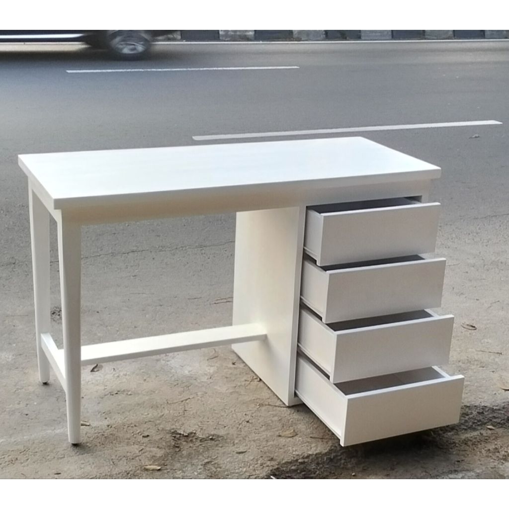 meja 4 laci bahan kayu jati Belanda asli dan kuat tahan