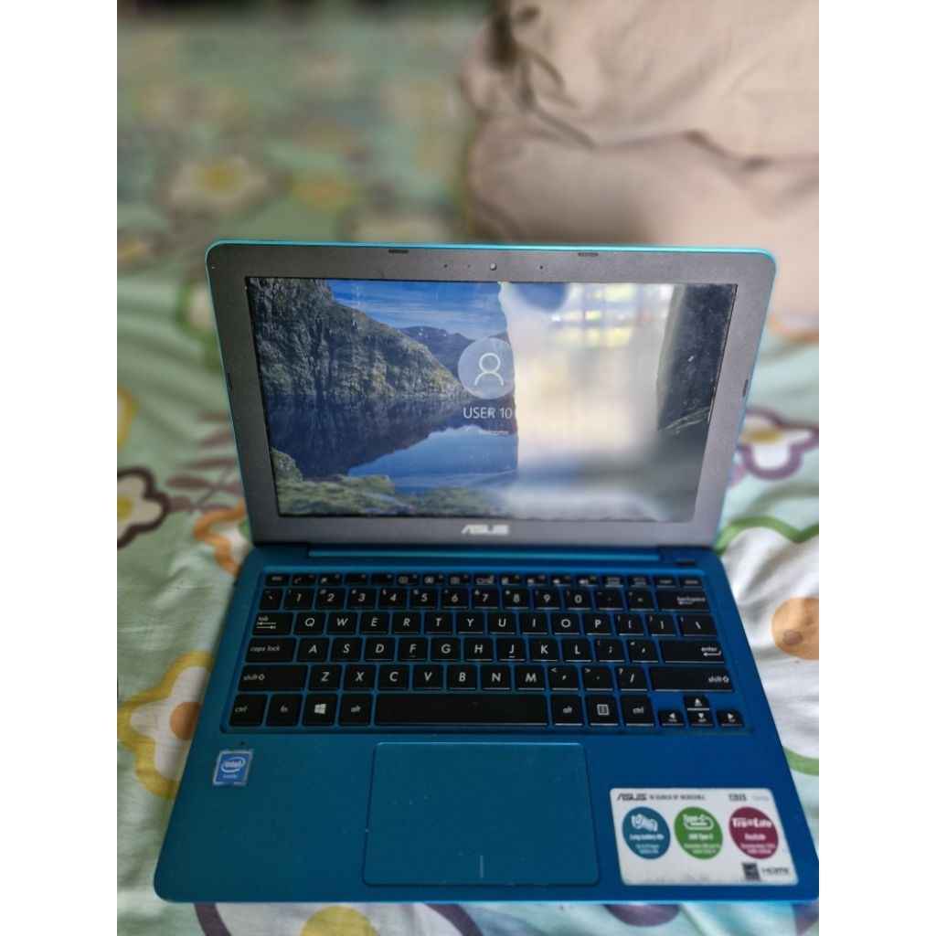 Preloved notebook Asus E202S