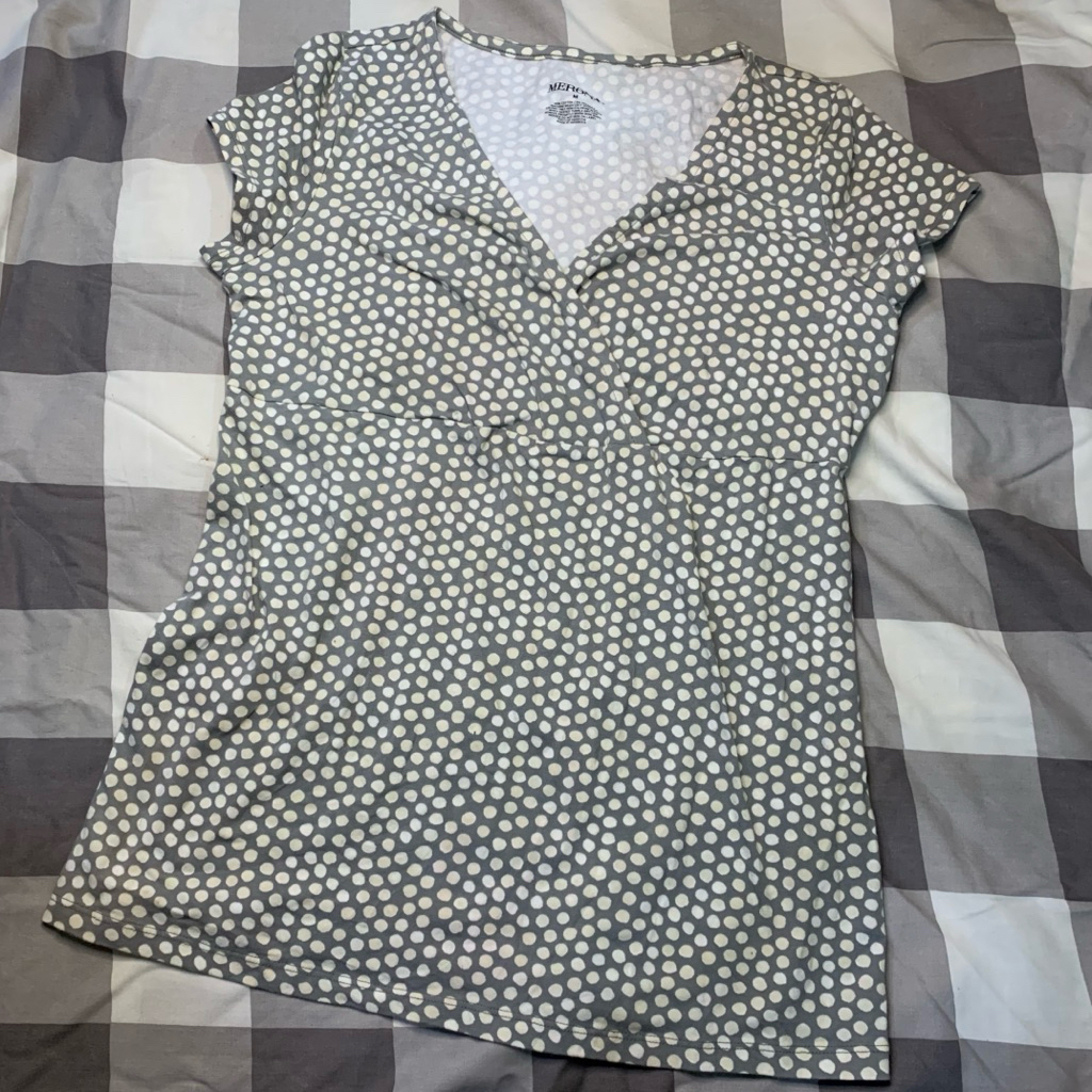 Blouse polkadot V-neck  Lengan pendek New, Original,Branded