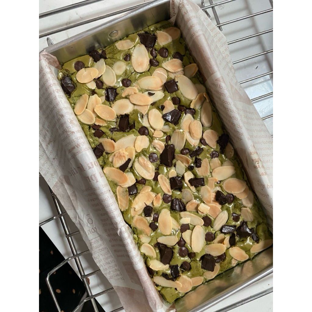 

fudgy brownies Matcha Almond