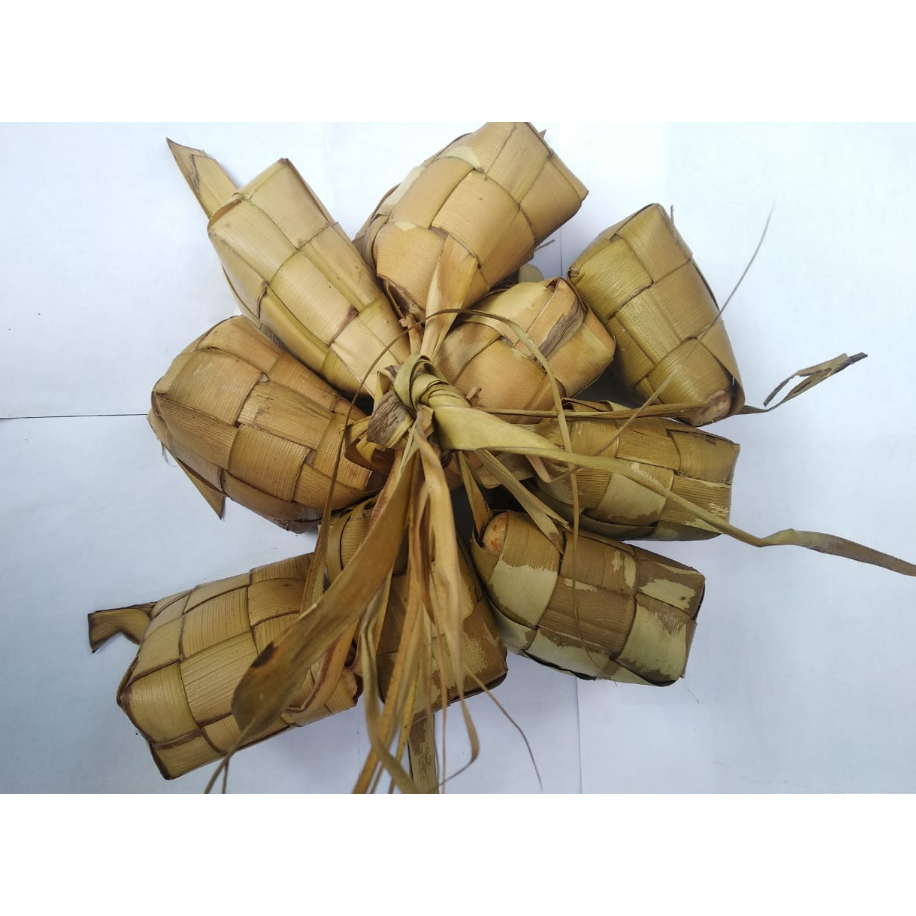 

KETUPAT MATANG per pcs