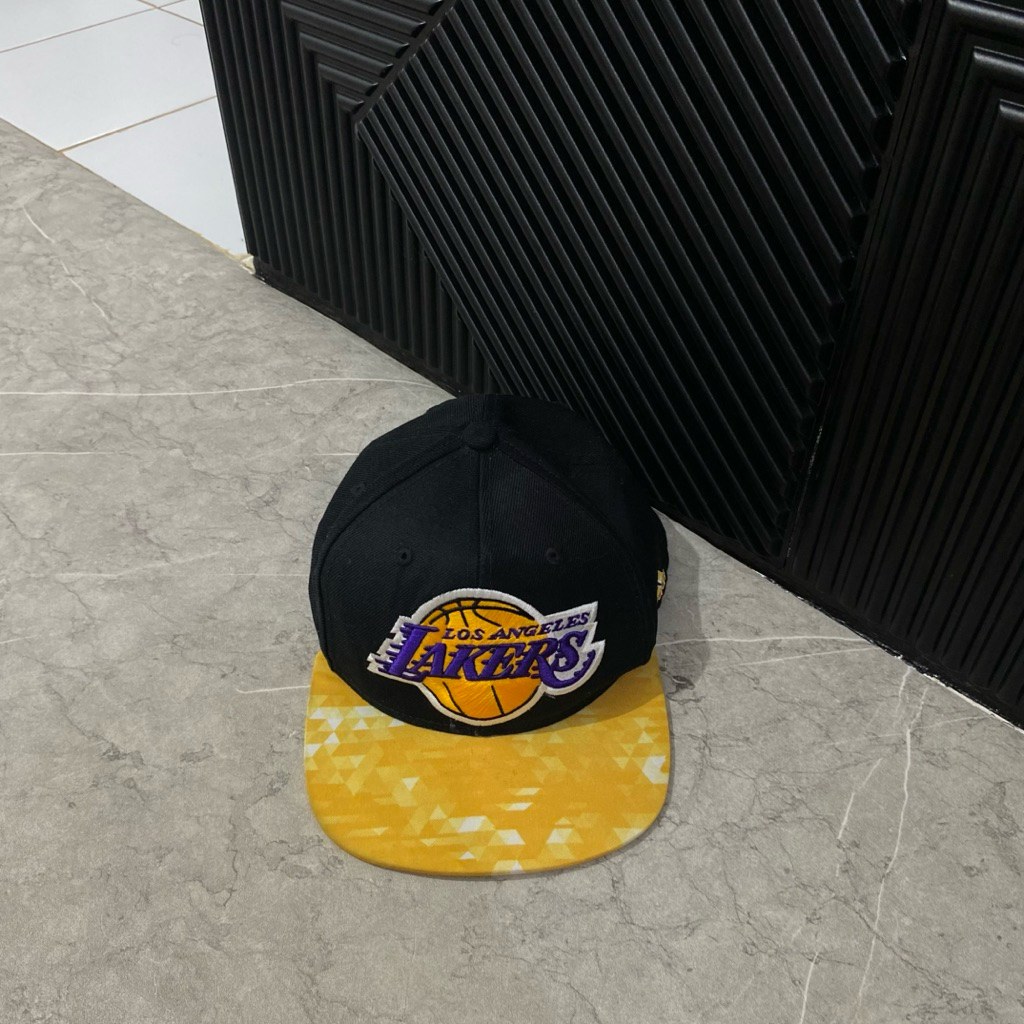 lakers cap