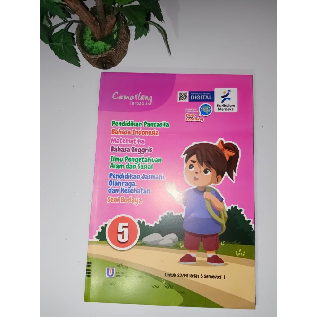 

LKS Buku Gabungan Mapel Pelajaran Cemerlang SD/MI kelas 5 kurikulum Merdeka Semester ganjil/1
