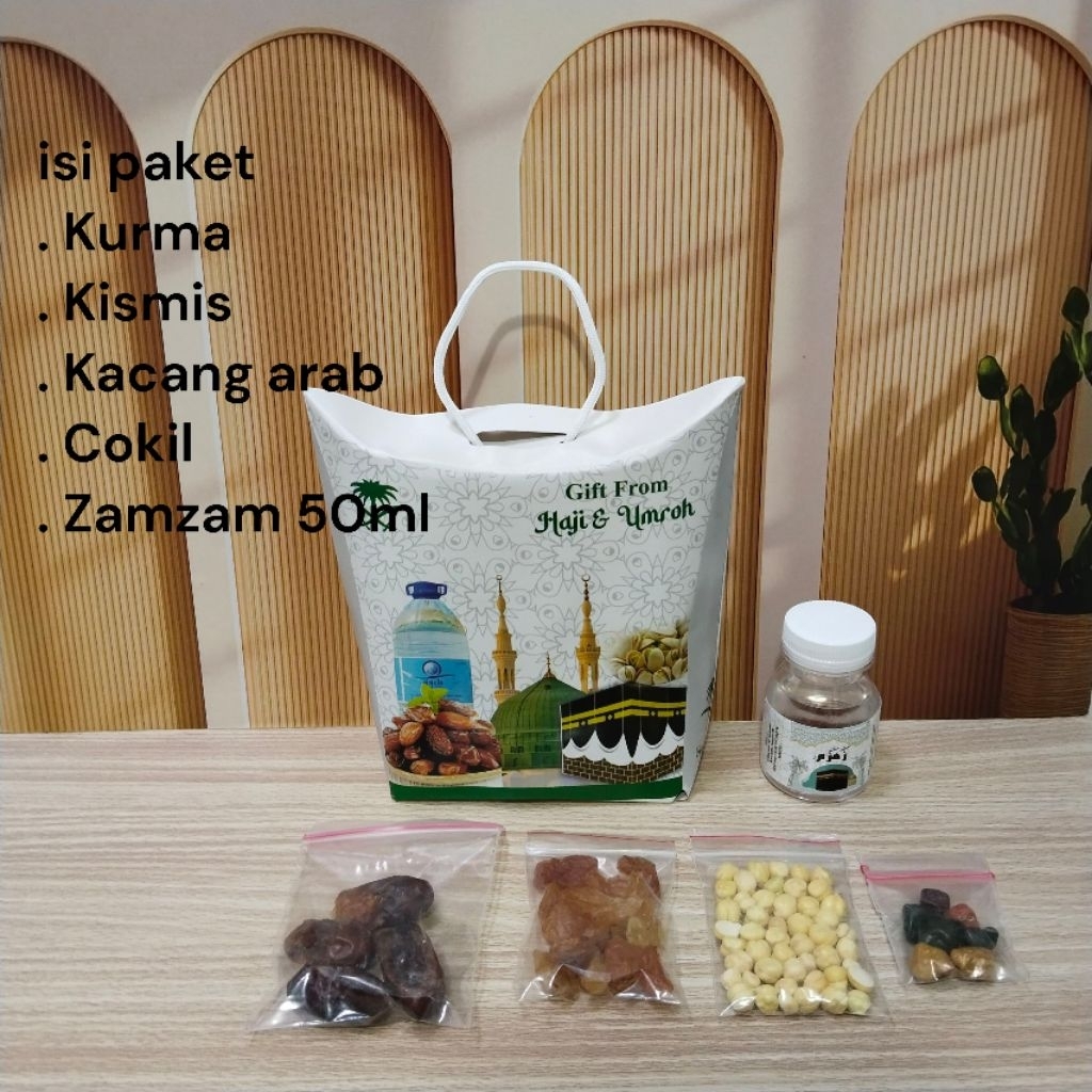 

Paket Oleh-Oleh Haji dan Umroh ( COKLAT KERIKIL ) /paket dus tenteng (Paket F) /Hampers makanan khas Arab