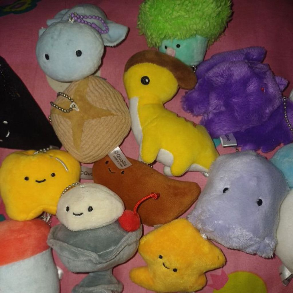 pl import qualia plushie keychain