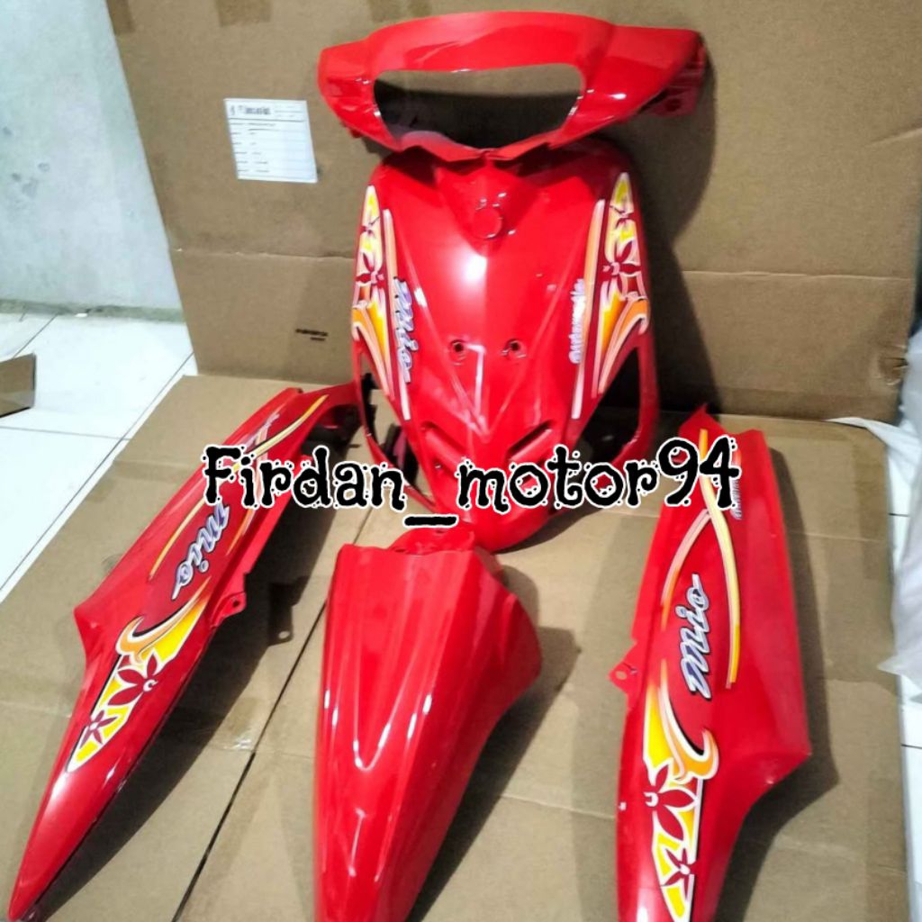 Full bodi halus mio sporty-mio lama Merah cabe berstriping corak bunga
