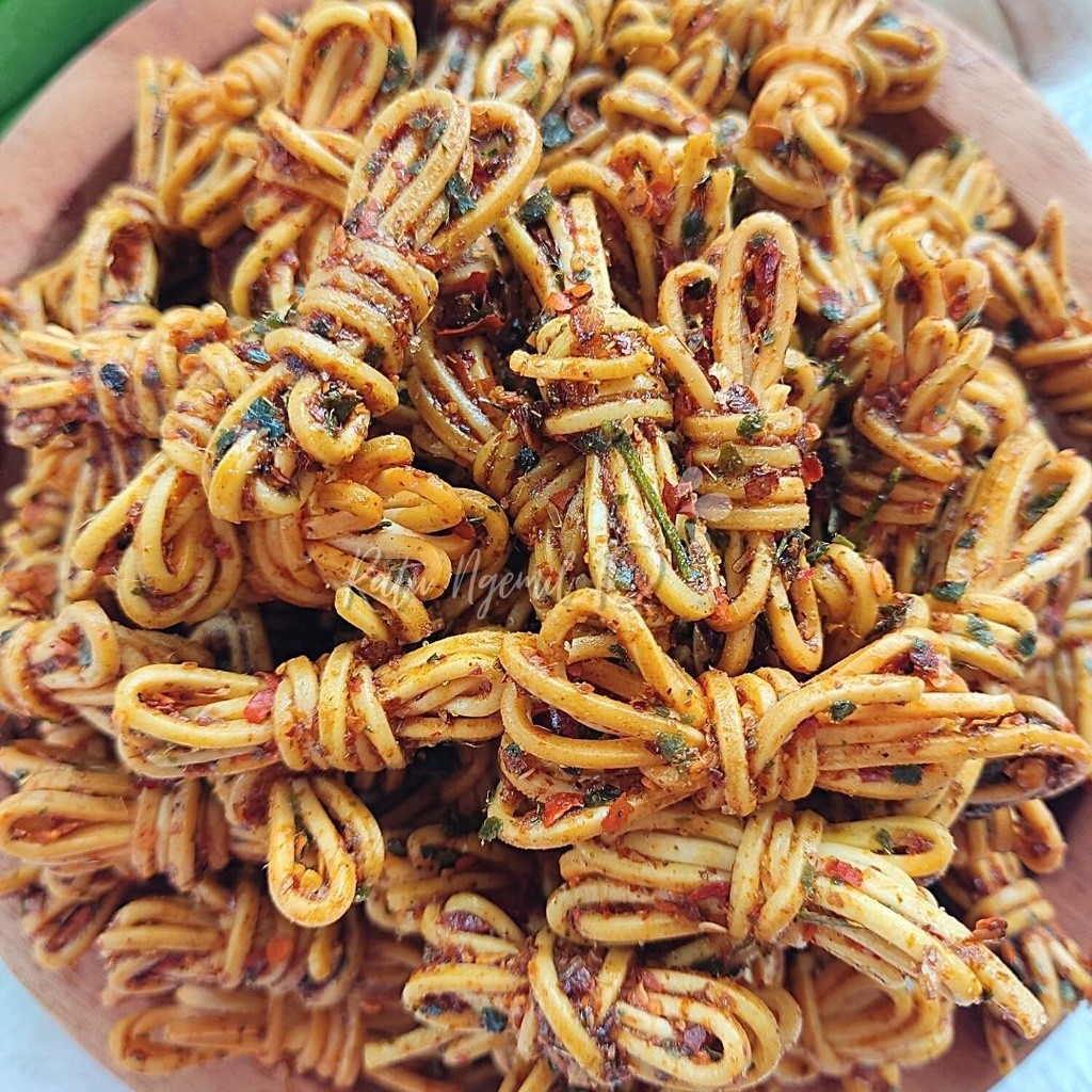 

500GRAM MIE GULUNG CETAR DAUN JERUK