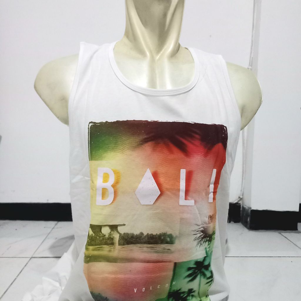Kaos Oblong Pria Putih Bali Slouch Fit, Volcom