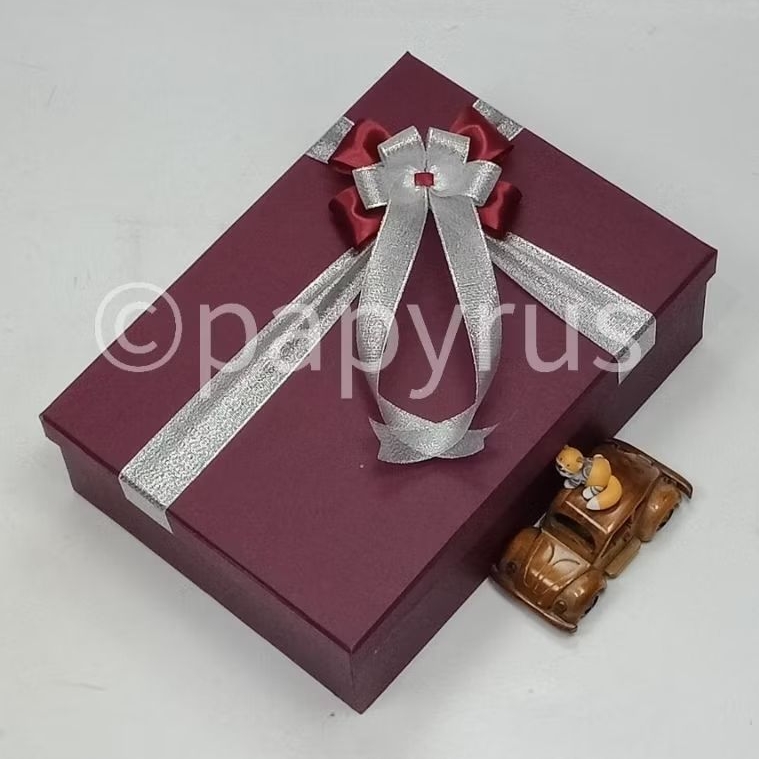 

PAPYRUS 25x35 Tinggi 10cm Kotak Kado Gift Box Hardbox Hampers Hadiah V1