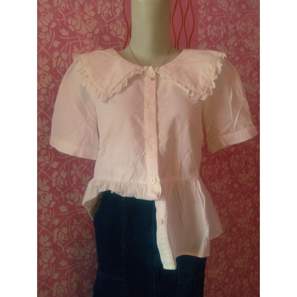 kemeja crop putih