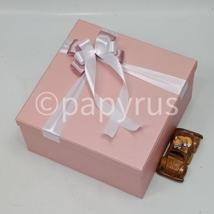 

Papyrus 30x30 Tinggi 15cm Kotak Kado Gift Box Hardbox Hampers Hadiah V2