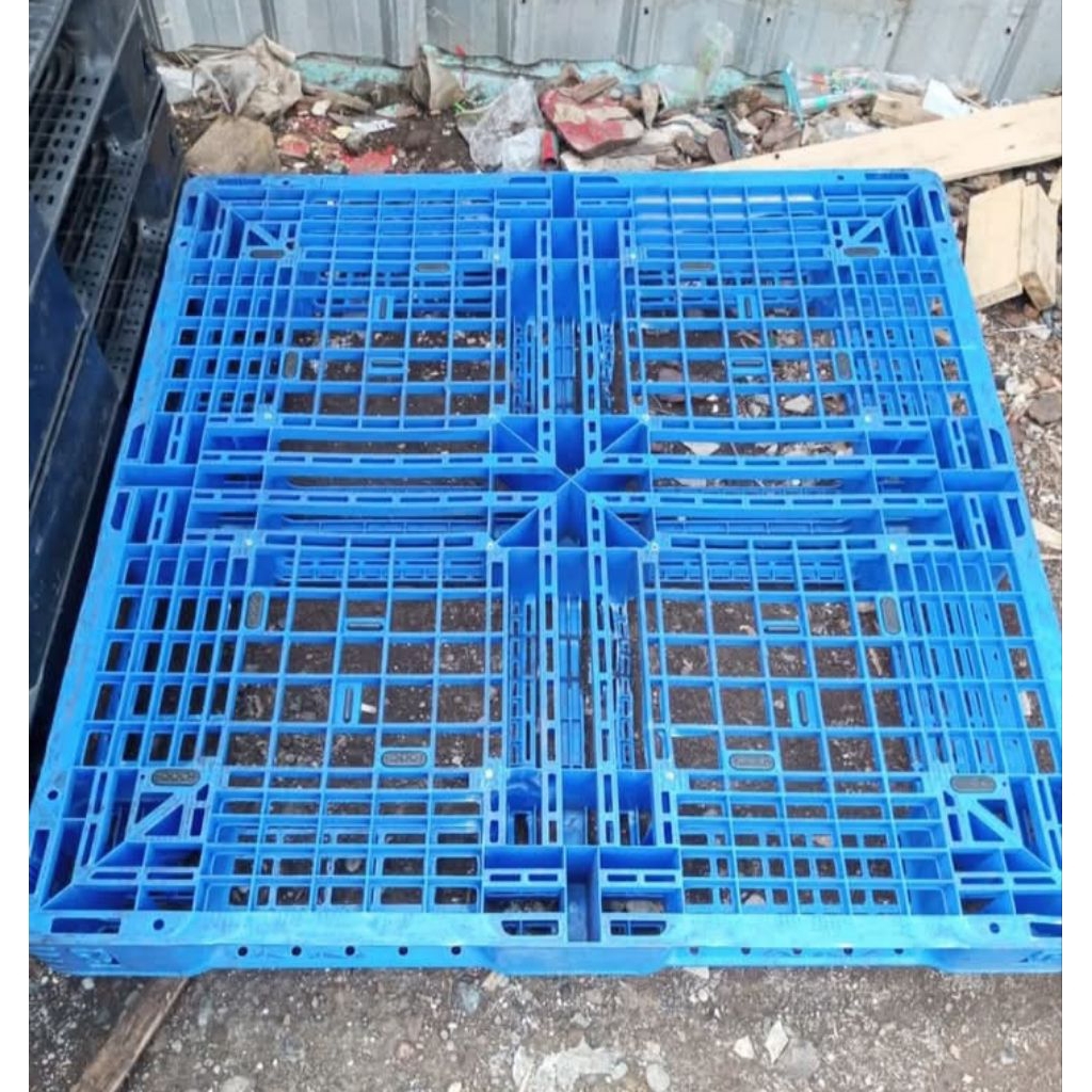 

pallet plastik ukuran 105x105x12, ada warna hitam dan biru