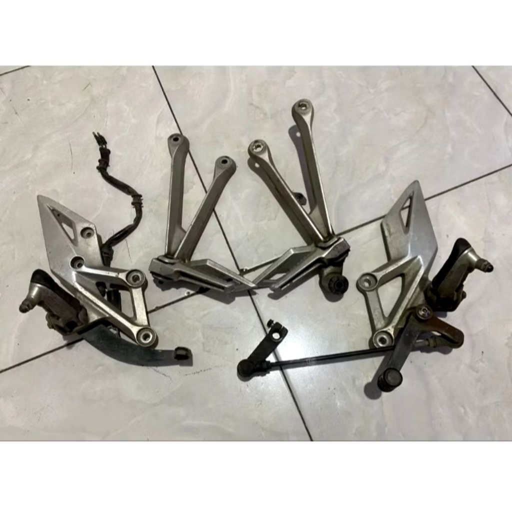 Footstep depan belakang New CBR 150R facelift k45g k45n k45r New CBR 150R LED original copotan