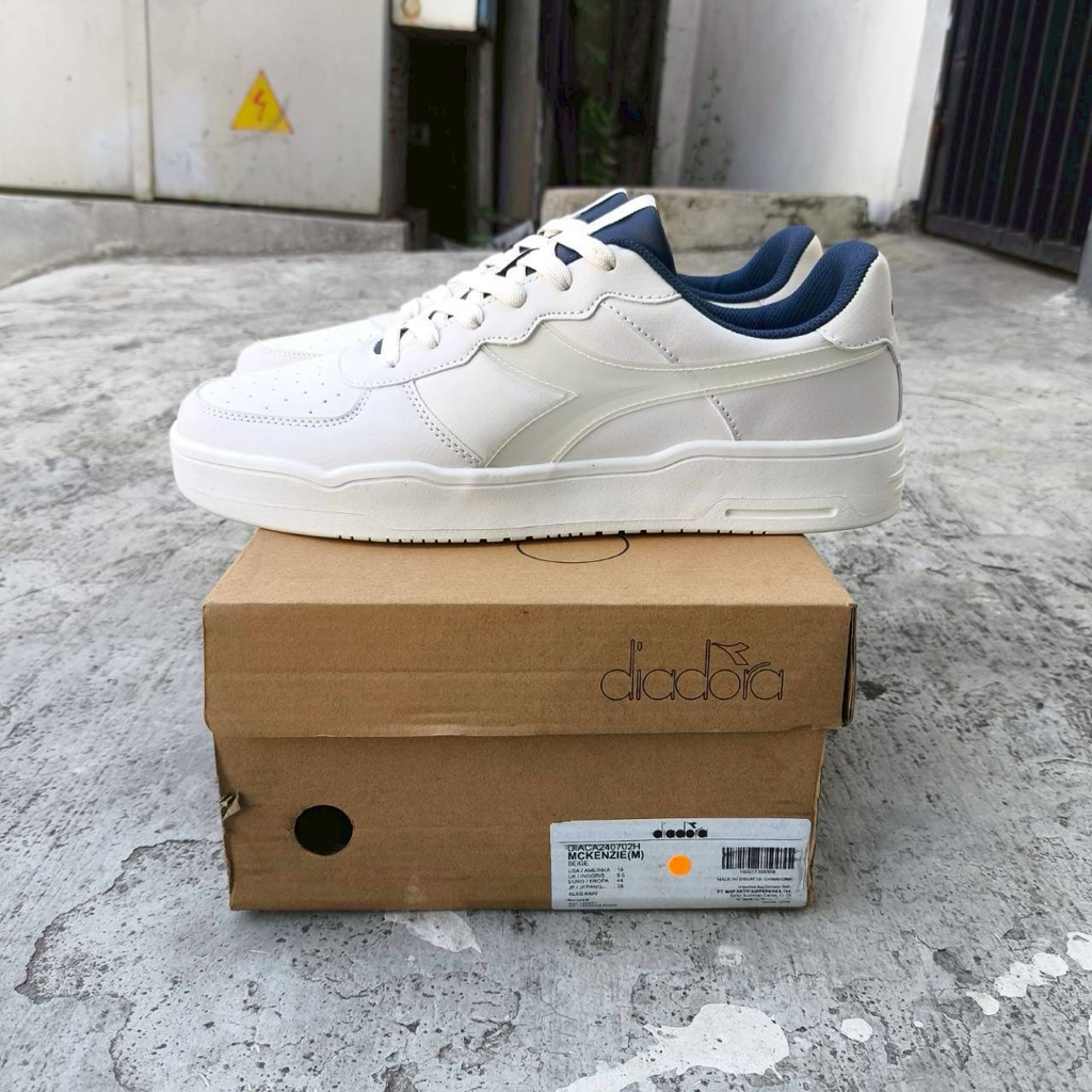 Sepatu Diadora McKenzie "Beige"