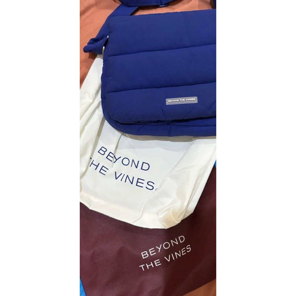 Preloved BTV Poofy Bag - Cobalt