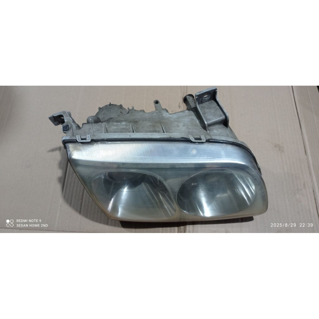 headlamp hyundai trajet(kanan)
