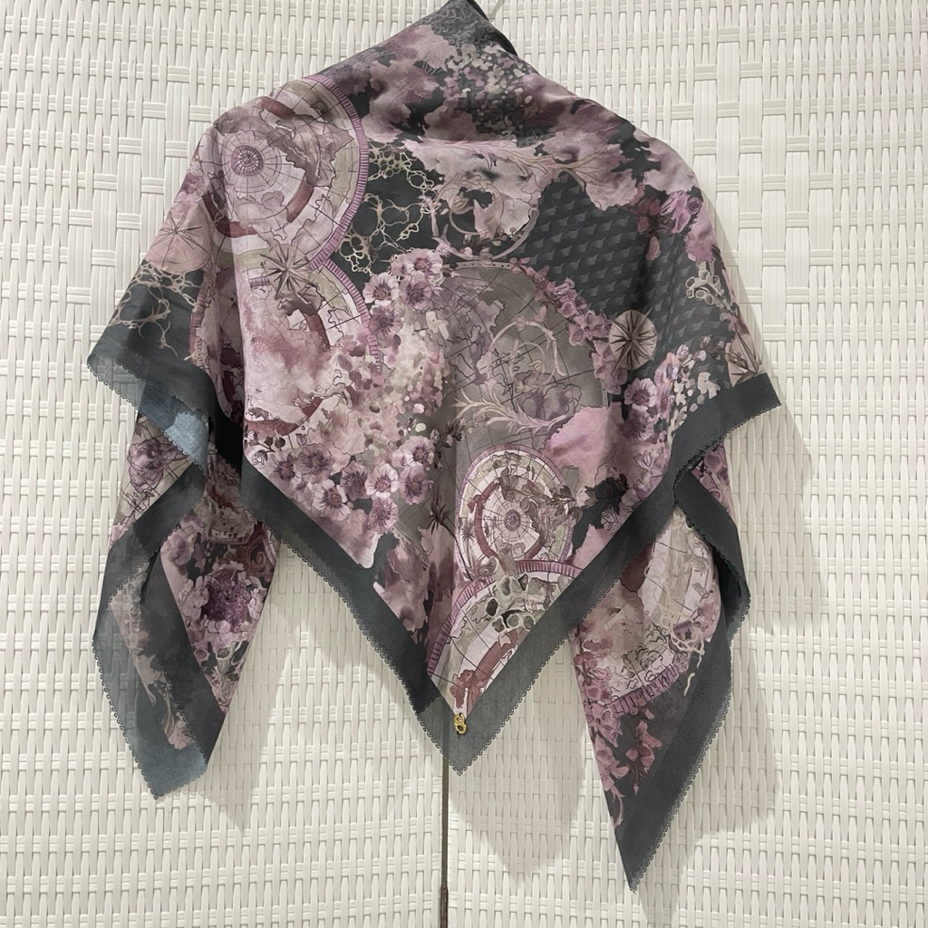 Preloved Scarf Buttonscarves