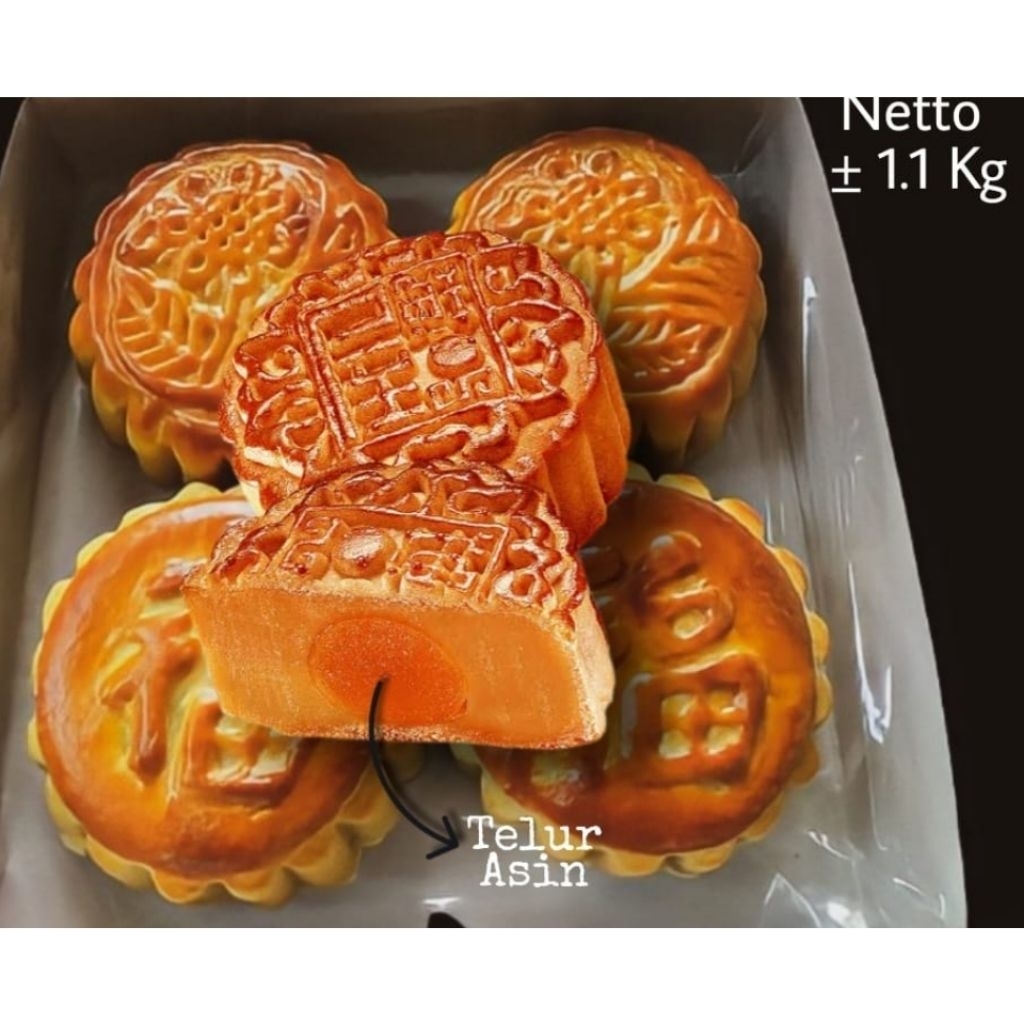 

Makaupia / Makau pia / Kue Bulan Pontianak / Ngow Jin / Mooncake Khas Pontianak / Makanan Pontianak / Kue Bulan Pontianak