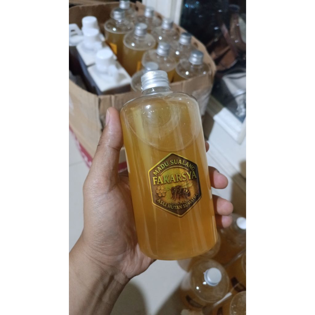 

Mengobati Semuw Penyakit Madu Hutan Sialang dijamin Asli 100% Madu Murni asli Hutan Sumatera