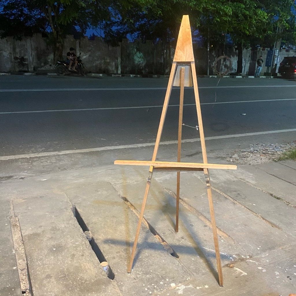 

Standing Kayu / Easel Penyangga Papan Tulis & Display