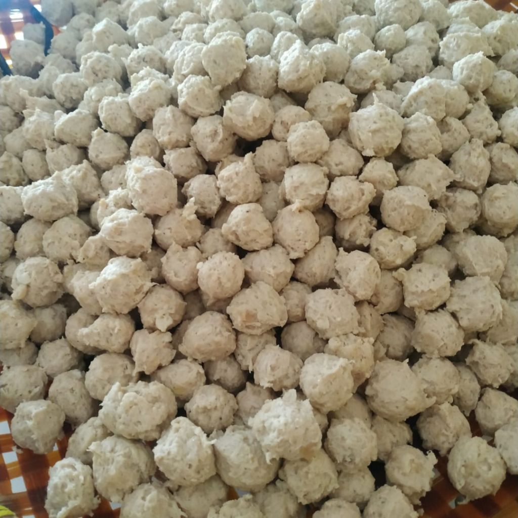 

Bola-Bola Daging Ayam (250 gram & 500 gram)