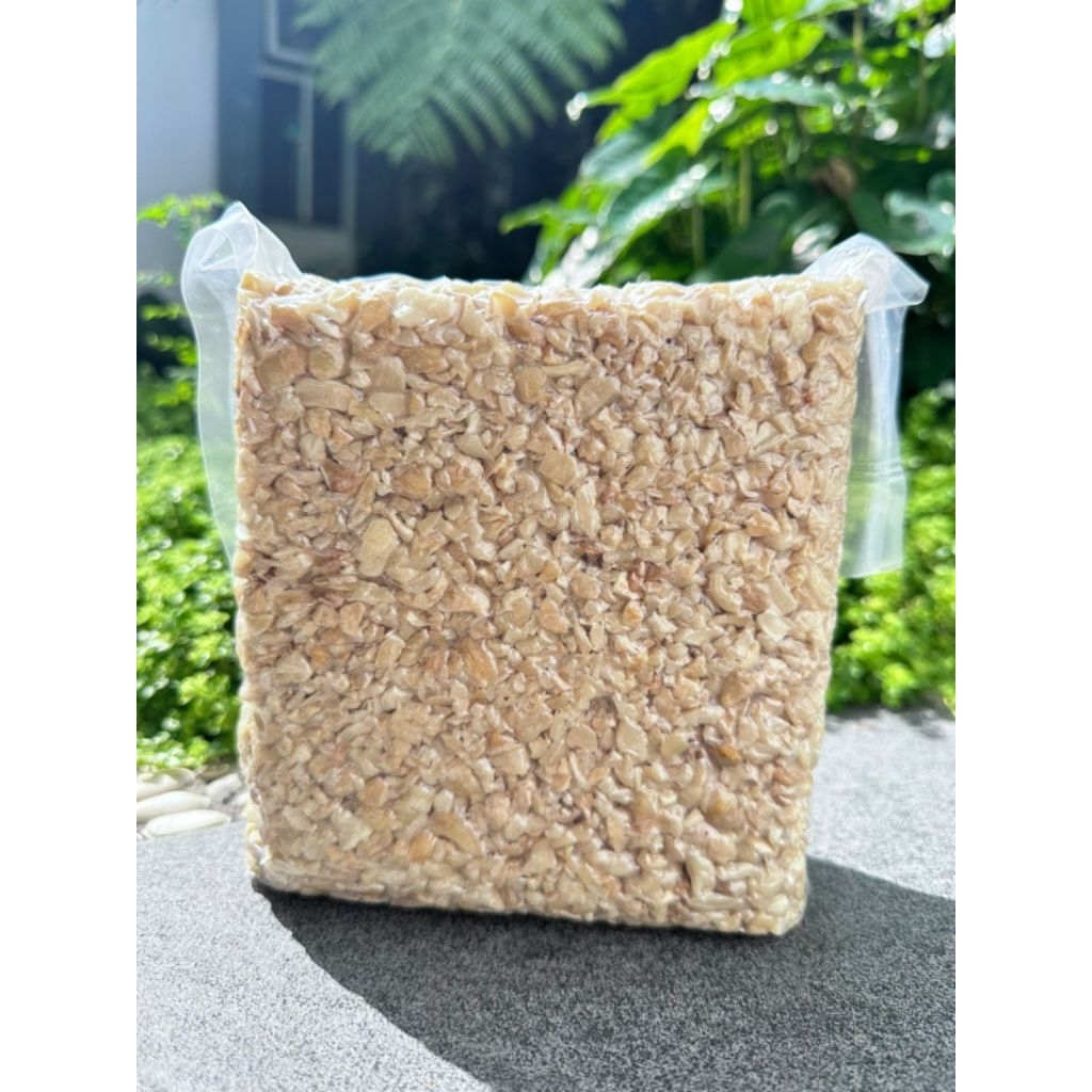 

Kemiri Menir berat 1kg l 500gr kemasan vakum, bersih - higienis - siap pakai