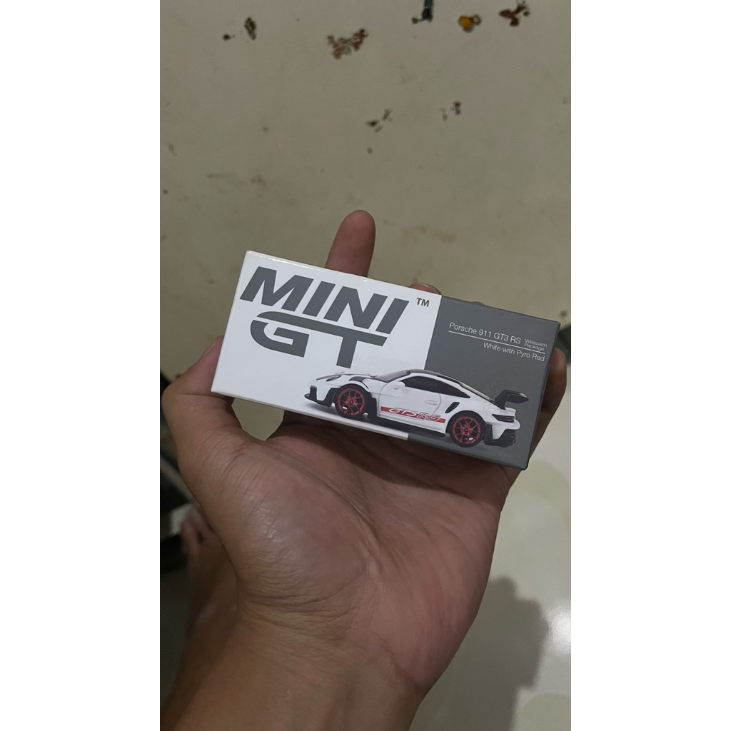 Mini gt porsche 911 gt3rs white with pyro red wheels
