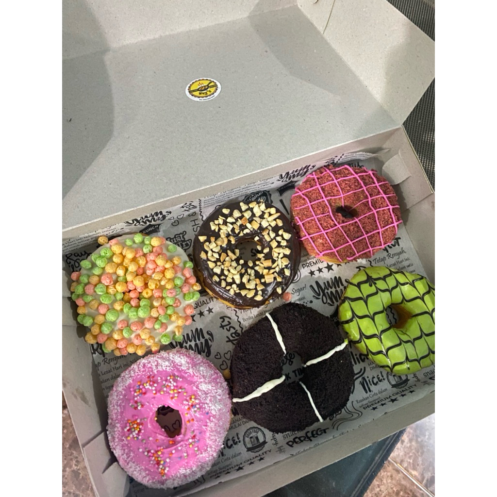 

Donat kentang topping mix 1box isi 6