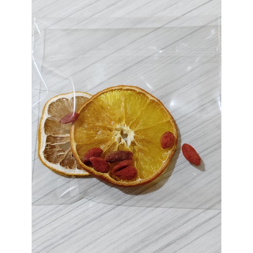 

Dried Fruit lemon Sunkist Goji Berry detox infuse water healthy drink