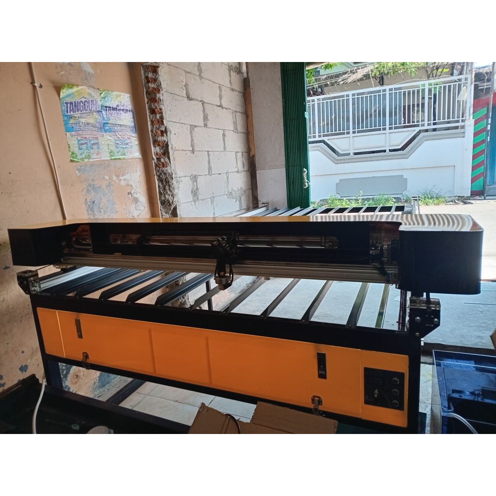 mesin laser co2 rakitan . mesin potong akrilik . mesin potong kain . cnc laser co2