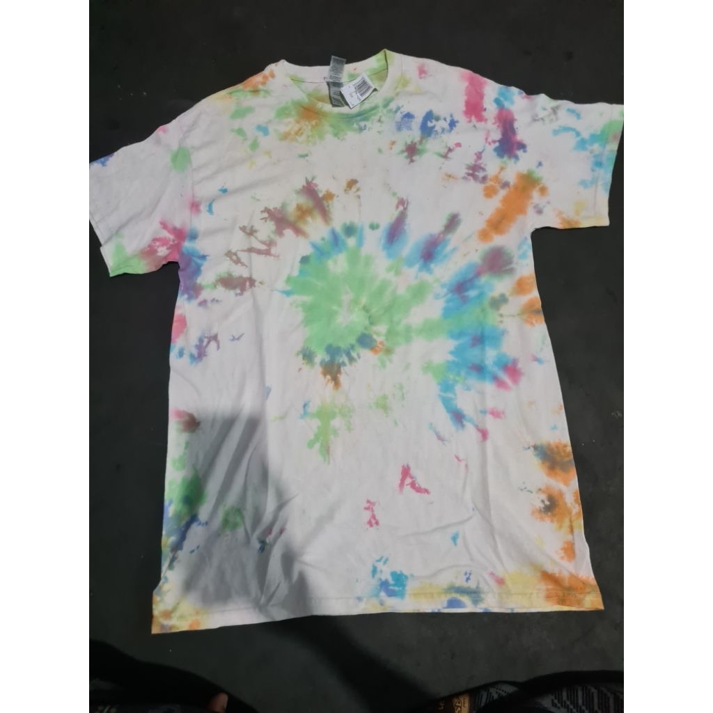 Kaos gildan tie day second,kaos gildan tie day preloved