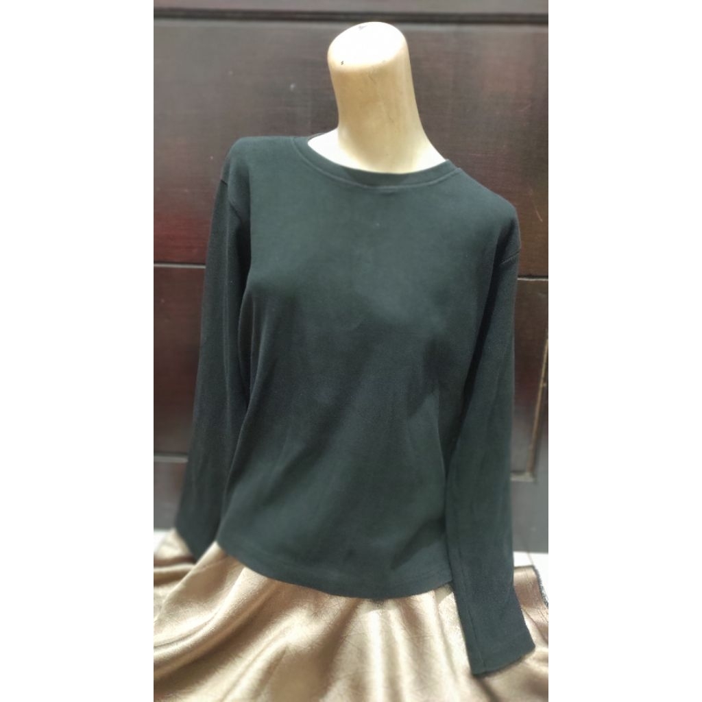 Crewneck hitam polos